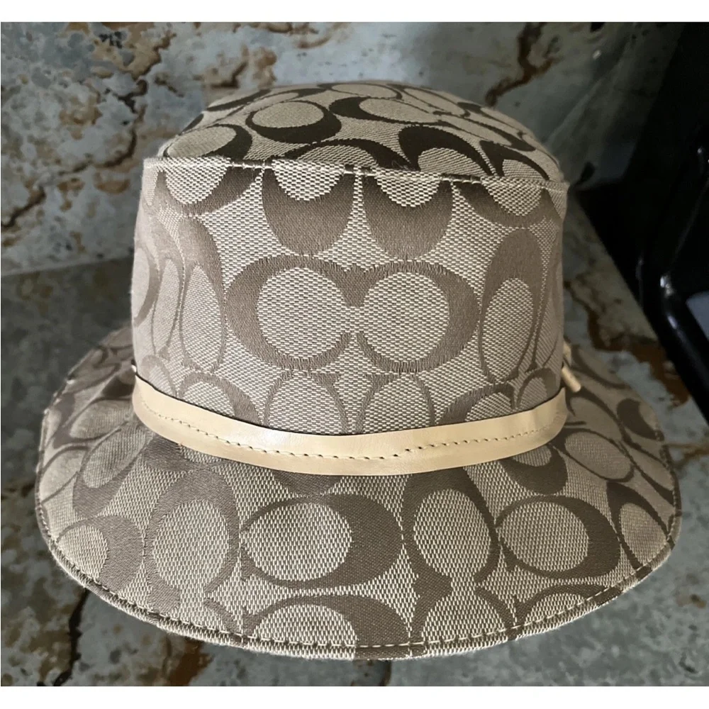 Signature Patterned Bucket Hat - Picture 4 of 12